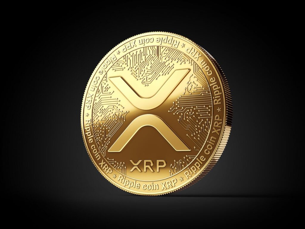 ارز دیجیتال ریپل (Ripple) که با نماد XRP شناخته می شود، یکی از پروژه های شناخته شده و محبوب در دنیای ارزهای دیجیتال است. این پروژه با هدف تسریع و کاهش هزینه های تراکنش های بین بانک ها و موسسات مالی بزرگ آغاز به کار کرد. ریپل، در مقایسه با ارزهایی مانند بیت کوین، کارکردی منحصربه فرد دارد. این ارز به واسطه راحت ترین کاربری که دارد، خود را به عنوان یک واسطه و شبکه پرداخت معرفی کرده است. در این مقاله، به ابعاد مختلف این ارز، از جمله نحوه کارکرد، مزایا و معایب خواهیم پرداخت.